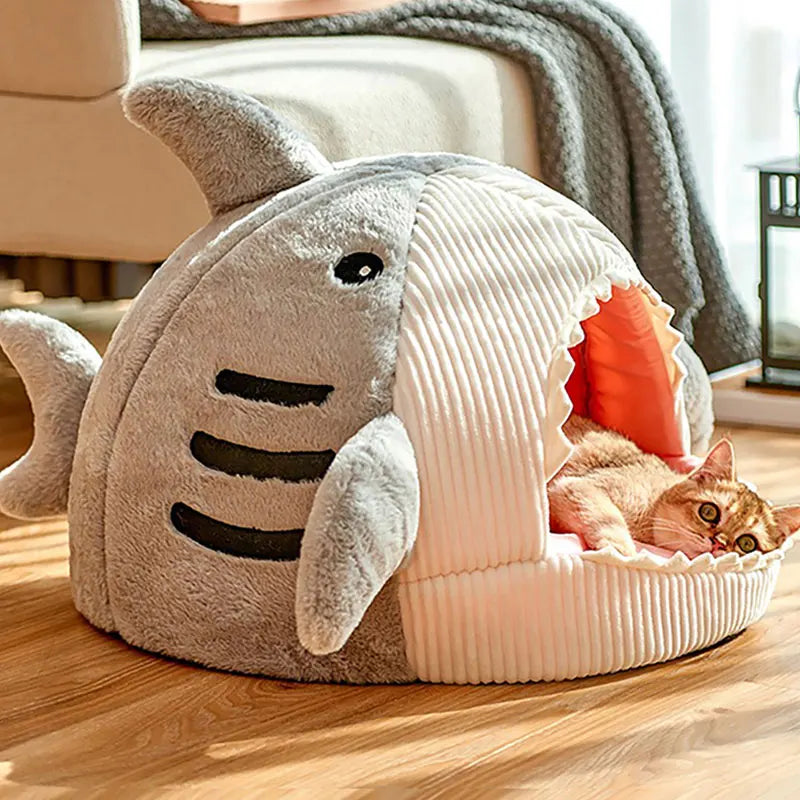 SHARK™ | Nid douillet coussin englobant en forme de requin pour chat