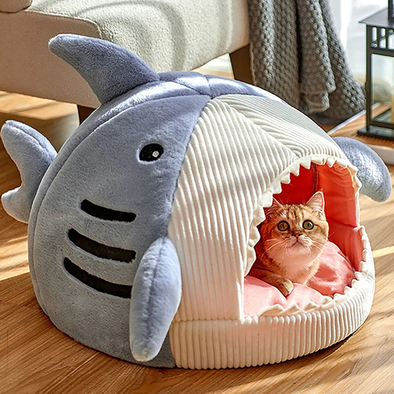 SHARK™ | Nid douillet coussin englobant en forme de requin pour chat